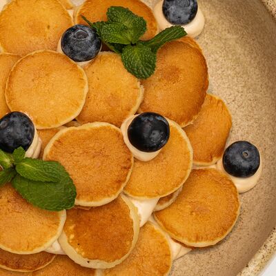 Мини-панкейки с крем-брюле в LULU COFFEE по цене 490 ₽