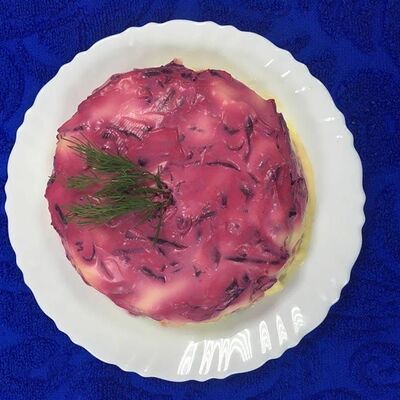 Салат сельдь под шубой в Домашняя кухня у Ирмы по цене 165 ₽
