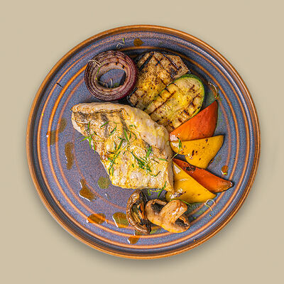 Судак с овощами гриль в Любим сытно по цене 1290 ₽