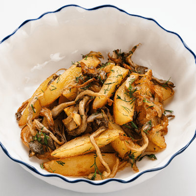 Жареный картофель с грибами в Причал по цене 180 ₽