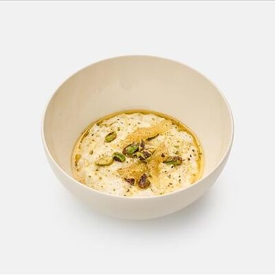 Рисовая каша с фисташкой и дюшесом в Маргаретти по цене 645 ₽