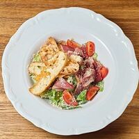 Салат Цезарь с уткой в Итальянцы