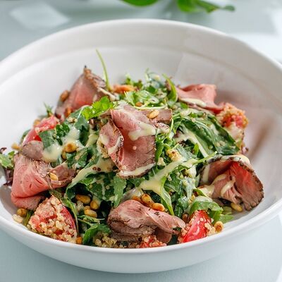 Салат с ростбифом в Кукумбер по цене 890