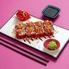 Калифорния люкс с лососем и острым спайси-соусом в ROLLS KING SUSHI KINGDOM по цене 1268