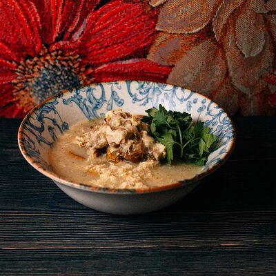 Похмельная чихиртма с копченой курицей в Грузинскоебистро Каха по цене 514 ₽