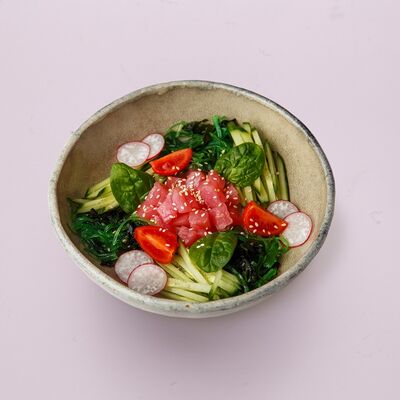 Поке с маринованный тунцом с соусом Акагуро в Кабуки по цене 430