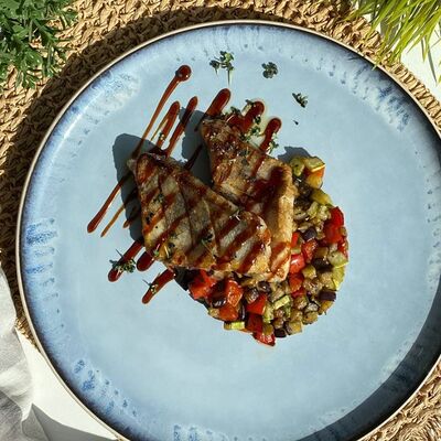 Судак с овощами под соусом унагив Моё место по цене 715 ₽