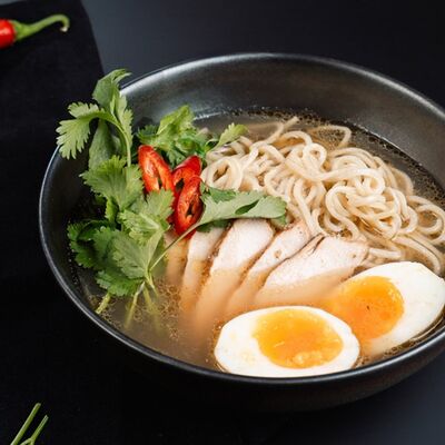 Суп Рамен с курицей в РАХАТ по цене 590 ₽