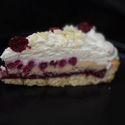 Брусничный пирог с белым шоколадомв Шаурма по цене 250 ₽