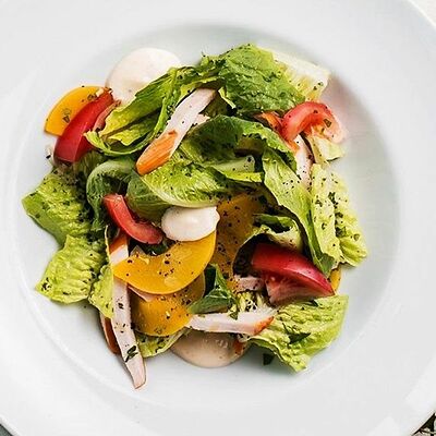 С копченым цыпленком и персиком в Перчини на огне по цене 380