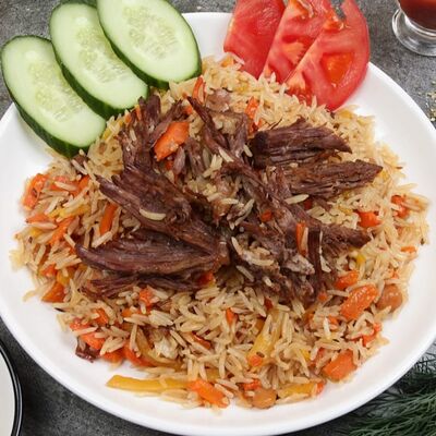 Плов Ташкентский в Алтын Кафе по цене 590 ₽