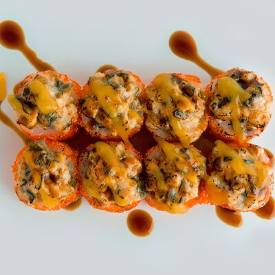 Ролл с опалённым угрём в Mad Chicken по цене 700 ₽