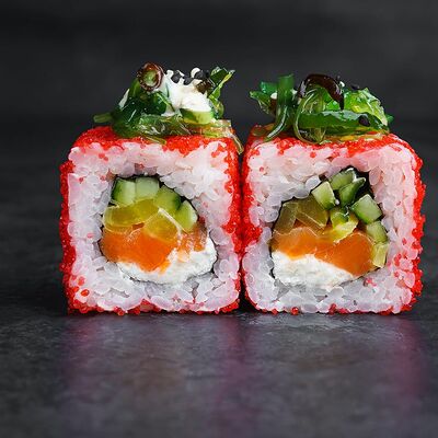 Ролл Лосось-чука в Tsunami по цене 440 ₽