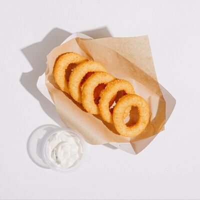 Луковые кольца с грибным соусом в Курочка рядом по цене 159 ₽
