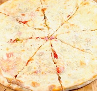 Кальцоне с ветчиной и салями в PARTY PIZZA+ по цене 870 ₽