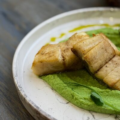 Стейк из палтуса с муссом из брокколи в Парус по цене 1300 ₽