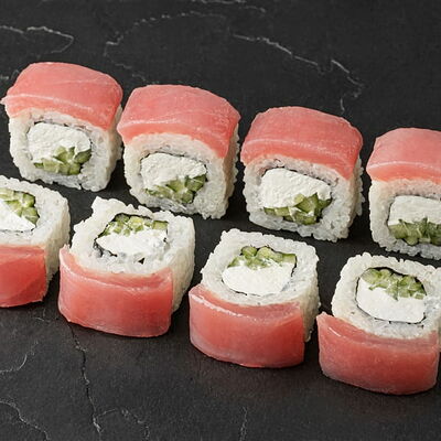 Филадельфия в тунце в King Kong Pizza & Rolls по цене 548 ₽