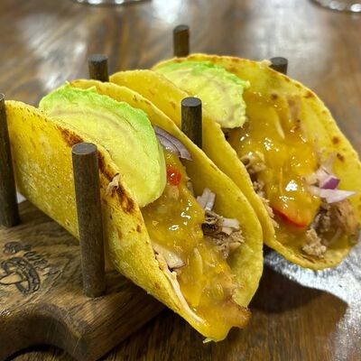 Тако со свининой в Мексиканская кухня Altaco по цене 410 ₽