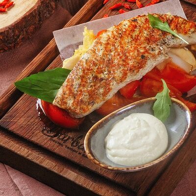 Филе индейки на гриле с овощным миксом в Барбарис по цене 490 ₽