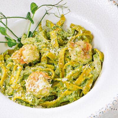 Паста с креветками и соусом песто в Паста Фэмили по цене 790 ₽