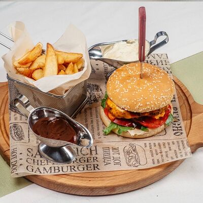 Гранд-бургер Ривьера из мраморной говядины в Ривьера по цене 980 ₽