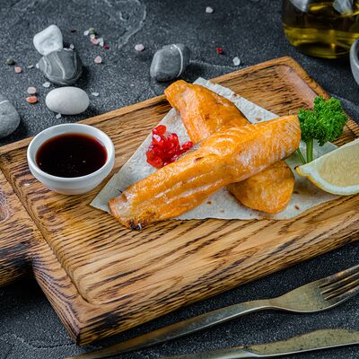 Стейк из семги в Ресторан Воробьёвы Горы PREMIUM по цене 2162 ₽