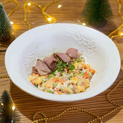 Оливье с уткой в Изикофе по цене 510 ₽