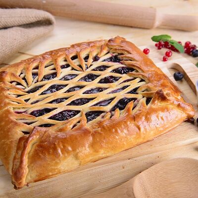 Постный пирог с черной смородиной в Пироговая лавка по цене 1800 ₽