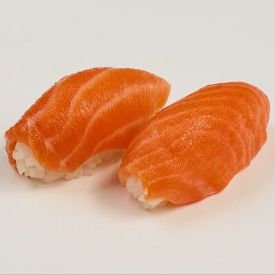 Суши с лососем в Елидаели по цене 309 ₽