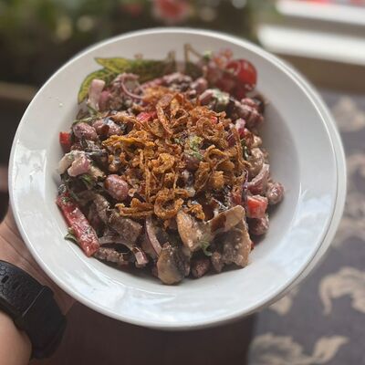 Салат Тбилисив Катэ кафе теплое местечко по цене 750 ₽