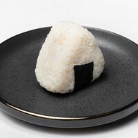 Онигири с тунцом в Kuji Sushi