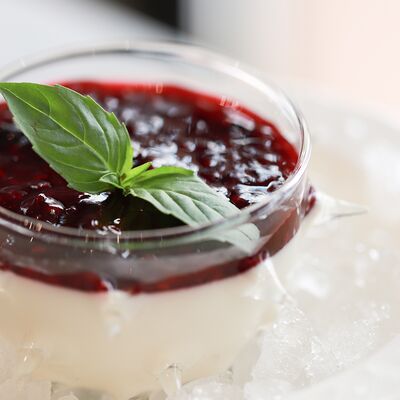 Панна котта в Море на Патриках по цене 390