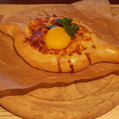 Хачапури по-аджарски в Пловpoint по цене 500 ₽