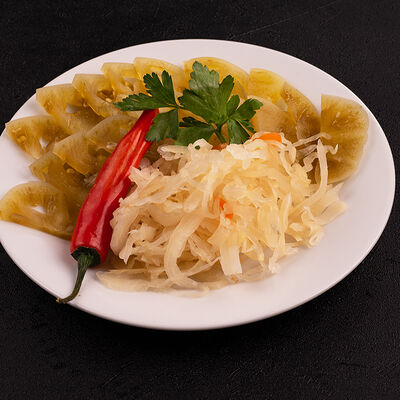 Ассорти солений в Хинкальная по цене 500 ₽