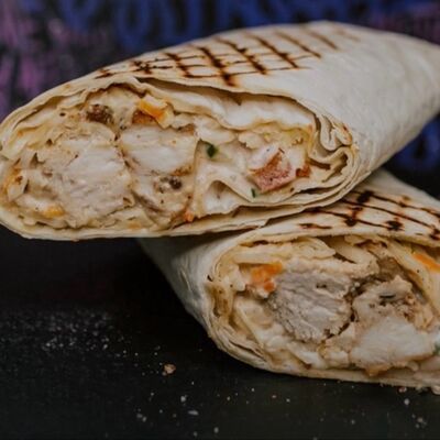 Шаверма классическая с курицей в Shawerma place по цене 357 ₽