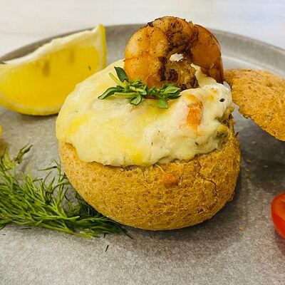 Жюльен с морепродуктами в хрустящей булочке в Wakanda по цене 280 ₽