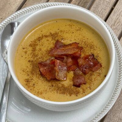 Грибной крем-суп с беконом криспи в Городское кафе N31 по цене 421 ₽