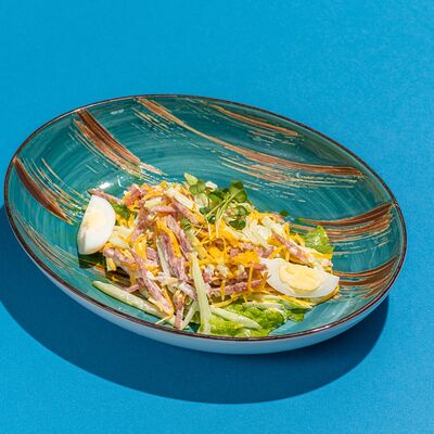 Салат с краковской колбасой в Kiss по цене 165