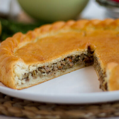 Пирог с мясом и капустой в Вот Такие Пироги по цене 800 ₽