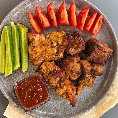 Шашлычный сет мини (1 персона) в Мужчина готовит по цене 950 ₽