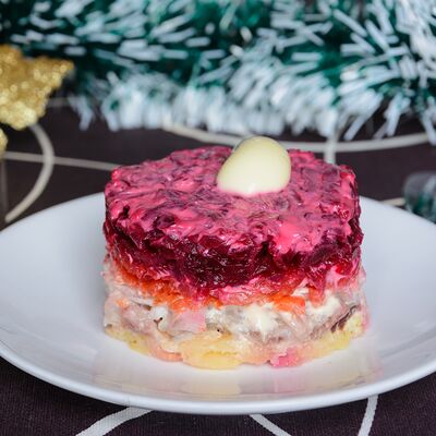 Сельдь под шубой в Kuksu korea cafe по цене 1800 ₽