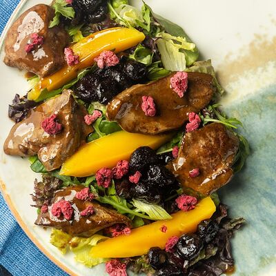 Салат с утиной печенью (теплый салат) в Oliva по цене 850 ₽