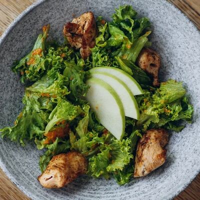 Салат из курицы в Мацони по цене 390