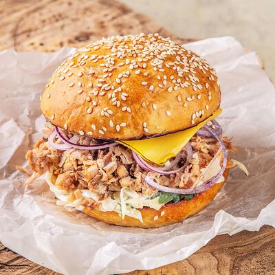 Бургер с рваной свининой в 7 небо по цене 490 ₽