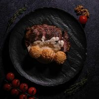 Стейк мясника с картофельными крокетами в Crystal night