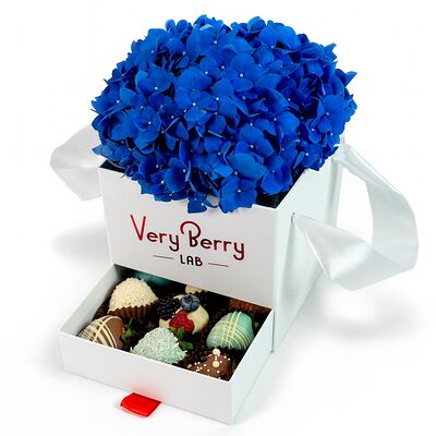 Шкатулка с клубникой и гортензиями S в Клубника в шоколаде VeryBerryLab по цене 6990