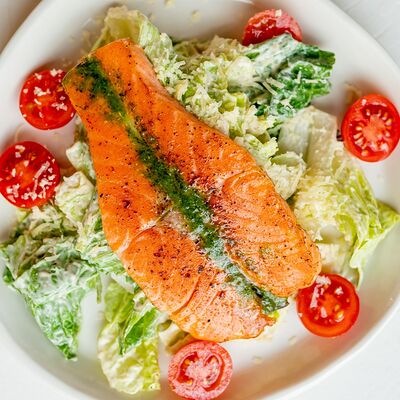 Не цезарь с лососем в Мыскофе по цене 820 ₽