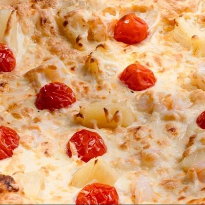 Хачапури с креветкой и ананасами в Хачапури тетушки Марико по цене 855 ₽