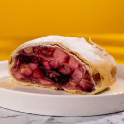 Штрудель Яблоко-смородина в Пекарня Буханка по цене 215 ₽