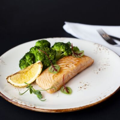 Филе лосося с брокколи в Four по цене 1600 ₽
